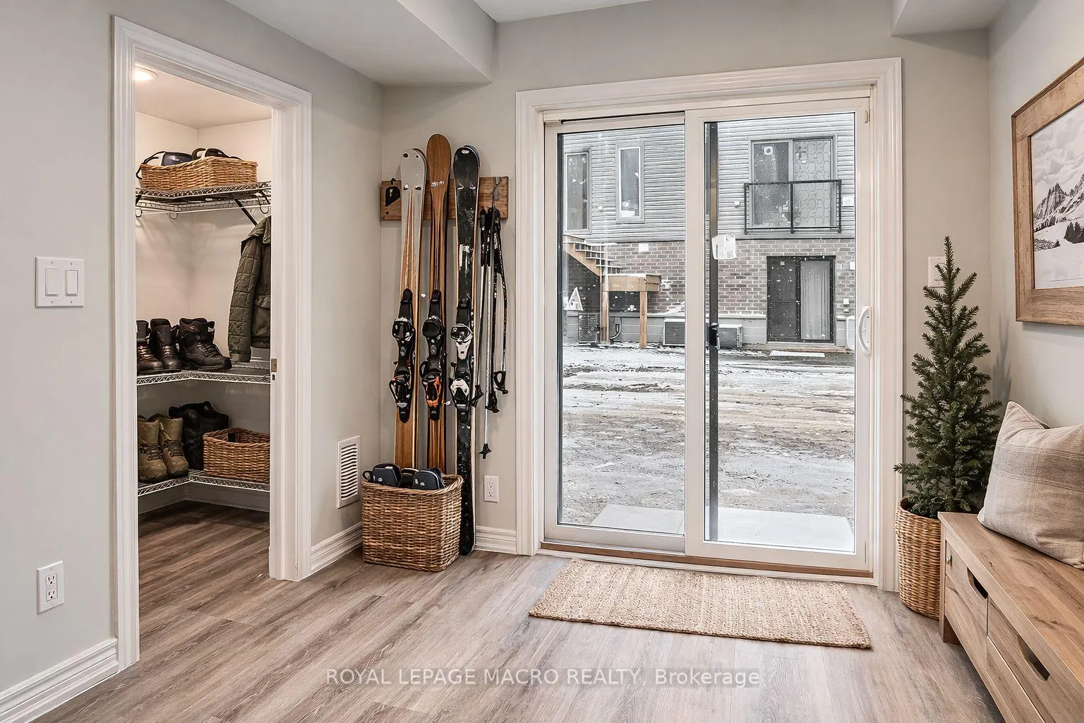 Photo 20 of 43 Winters Crescent, Collingwood — HOMEH