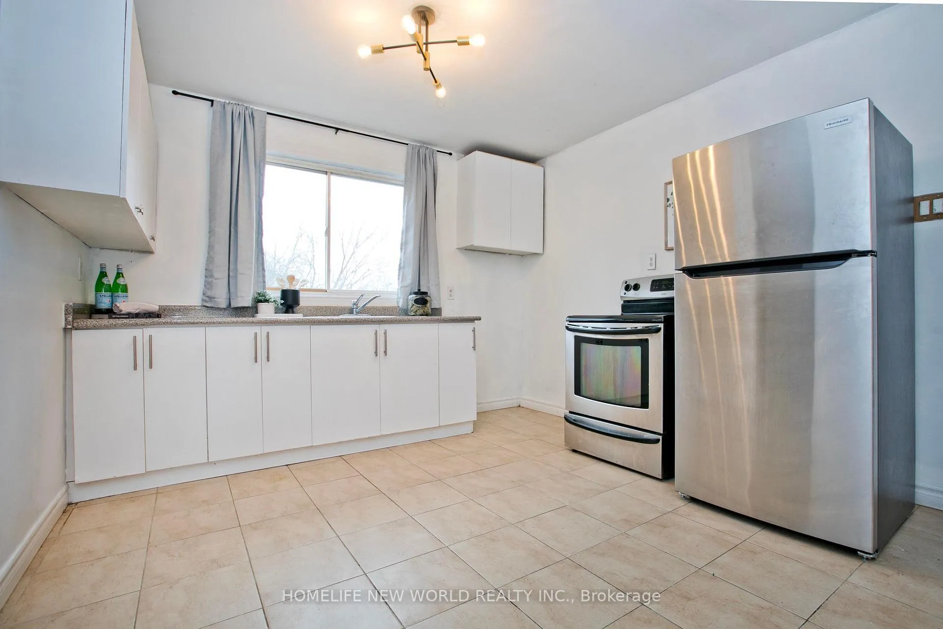 Photo 9 of 579 Lake Drive S, Georgina, Keswick South — HOMEH