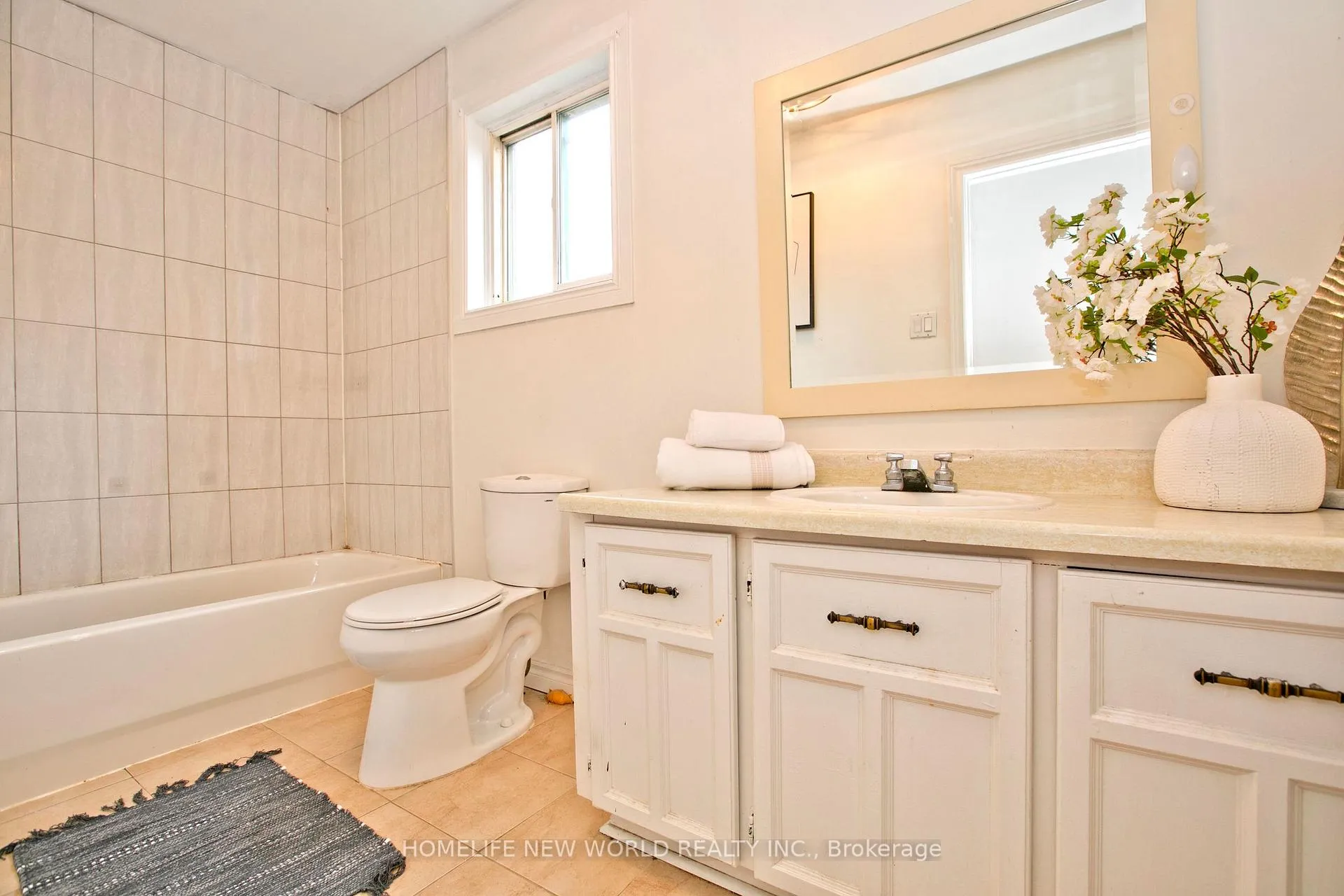 Photo 18 of 579 Lake Drive S, Georgina, Keswick South — HOMEH