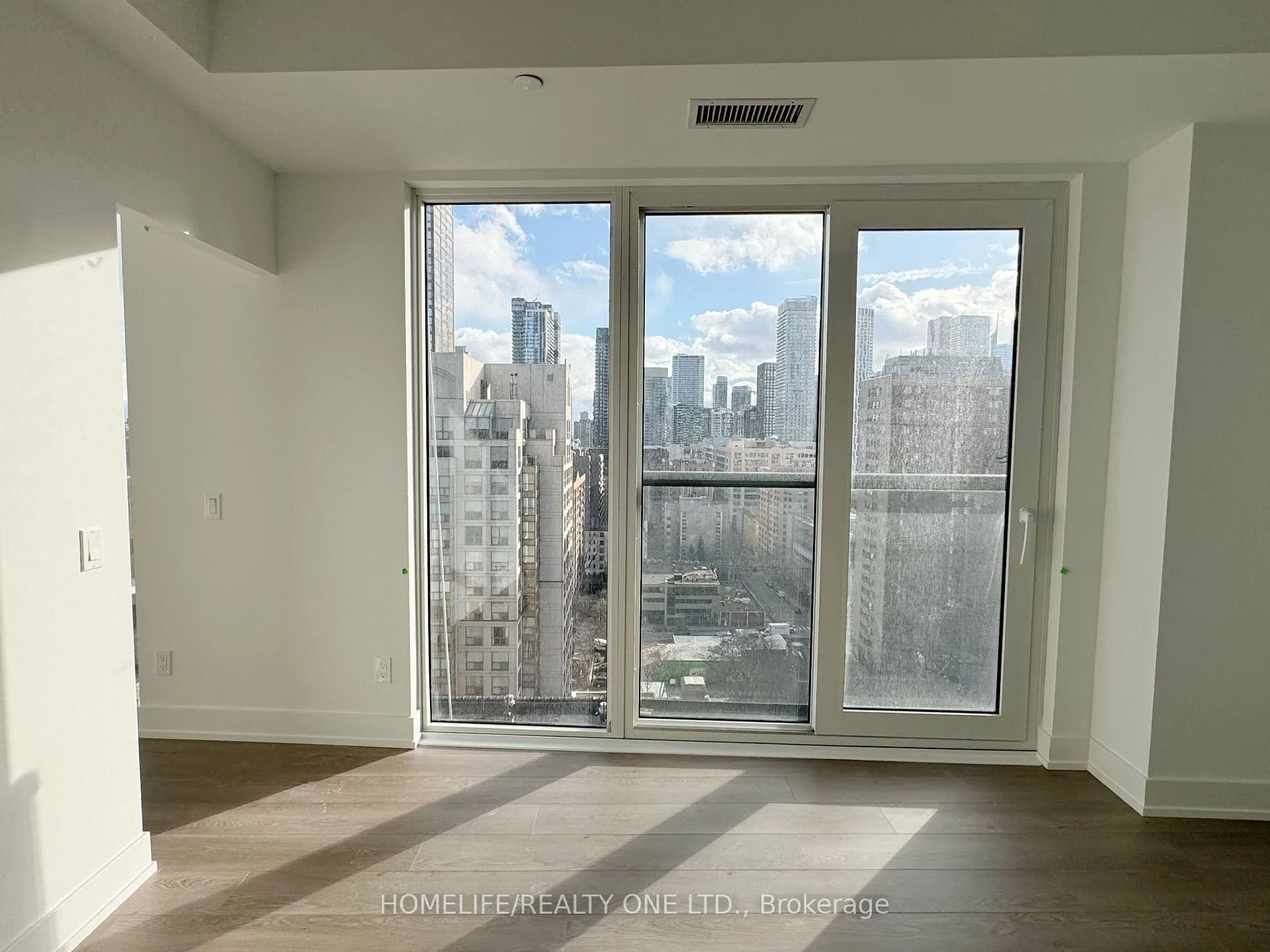 Photo 2 of Unit 1613, 308 Jarvis Street, Toronto, Church-Yonge Corridor — HOMEH
