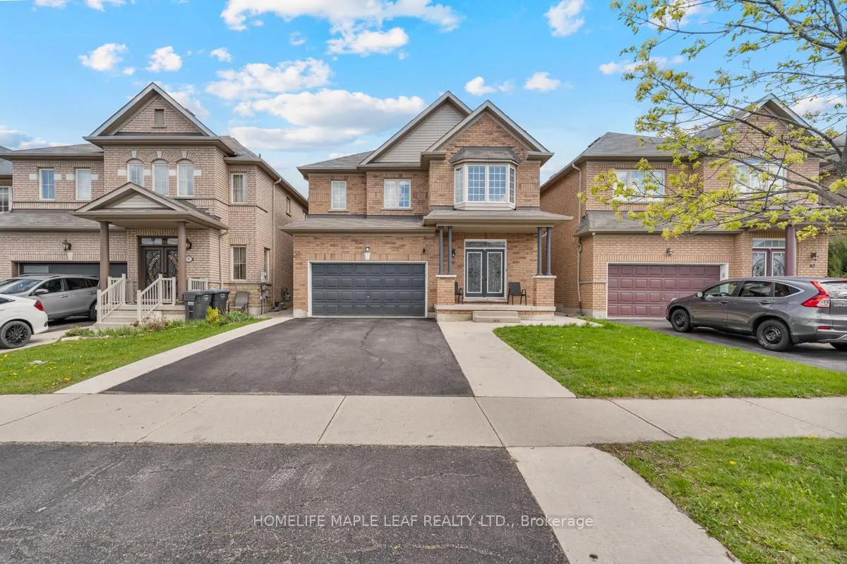 Photo 3 of 81 Abitibi Lake Drive, Brampton, Sandringham-Wellington — HOMEH