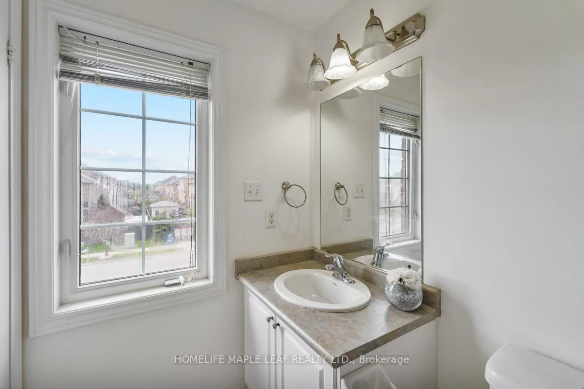 Photo 26 of 81 Abitibi Lake Drive, Brampton, Sandringham-Wellington — HOMEH