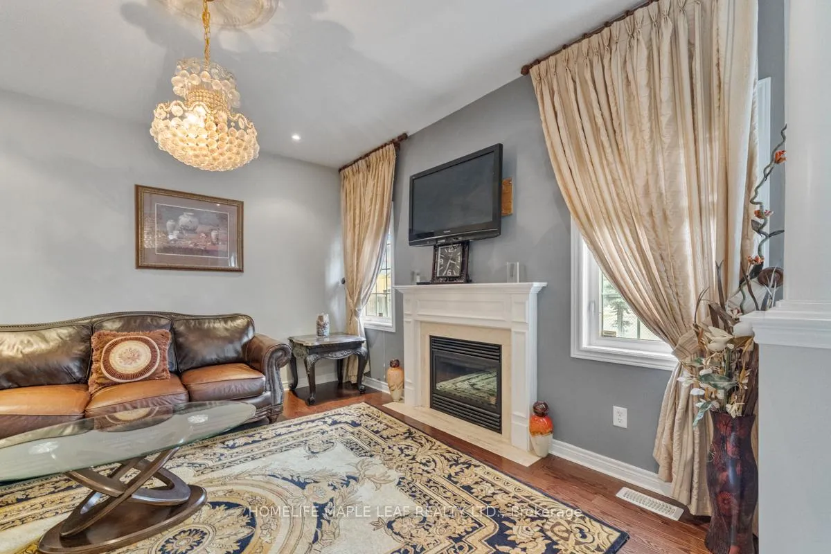 Photo 11 of 81 Abitibi Lake Drive, Brampton, Sandringham-Wellington — HOMEH