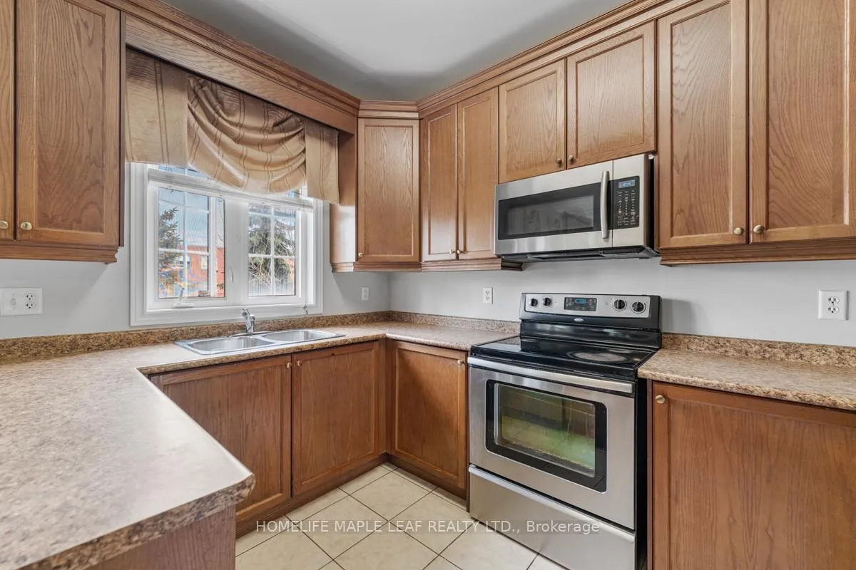 Photo 15 of 81 Abitibi Lake Drive, Brampton, Sandringham-Wellington — HOMEH
