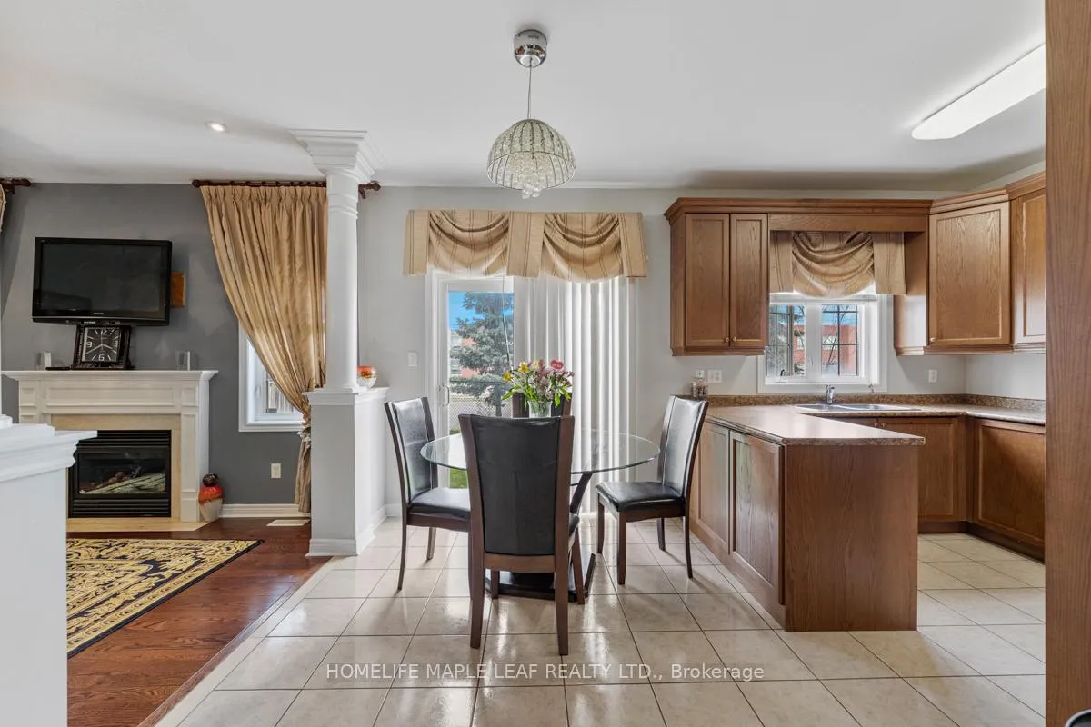 Photo 13 of 81 Abitibi Lake Drive, Brampton, Sandringham-Wellington — HOMEH