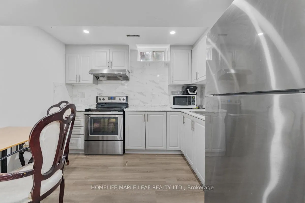 Photo 35 of 81 Abitibi Lake Drive, Brampton, Sandringham-Wellington — HOMEH