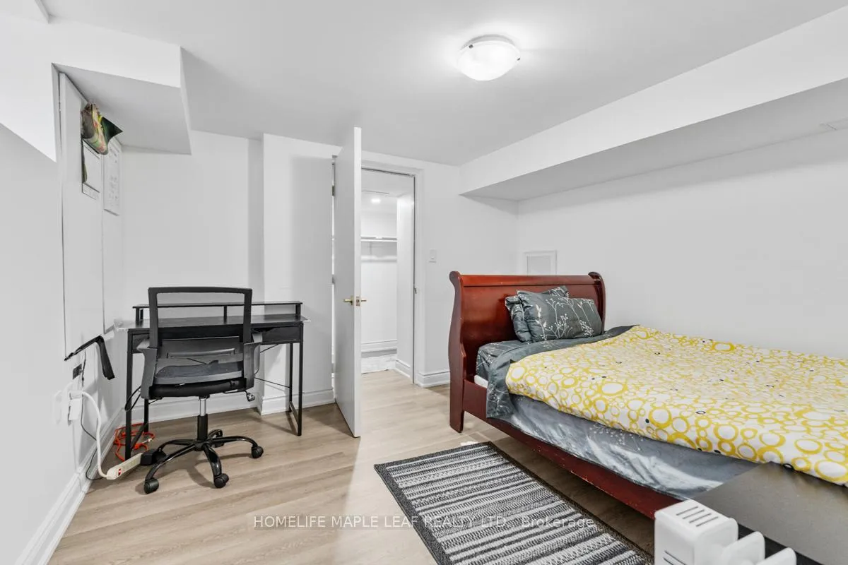 Photo 39 of 81 Abitibi Lake Drive, Brampton, Sandringham-Wellington — HOMEH