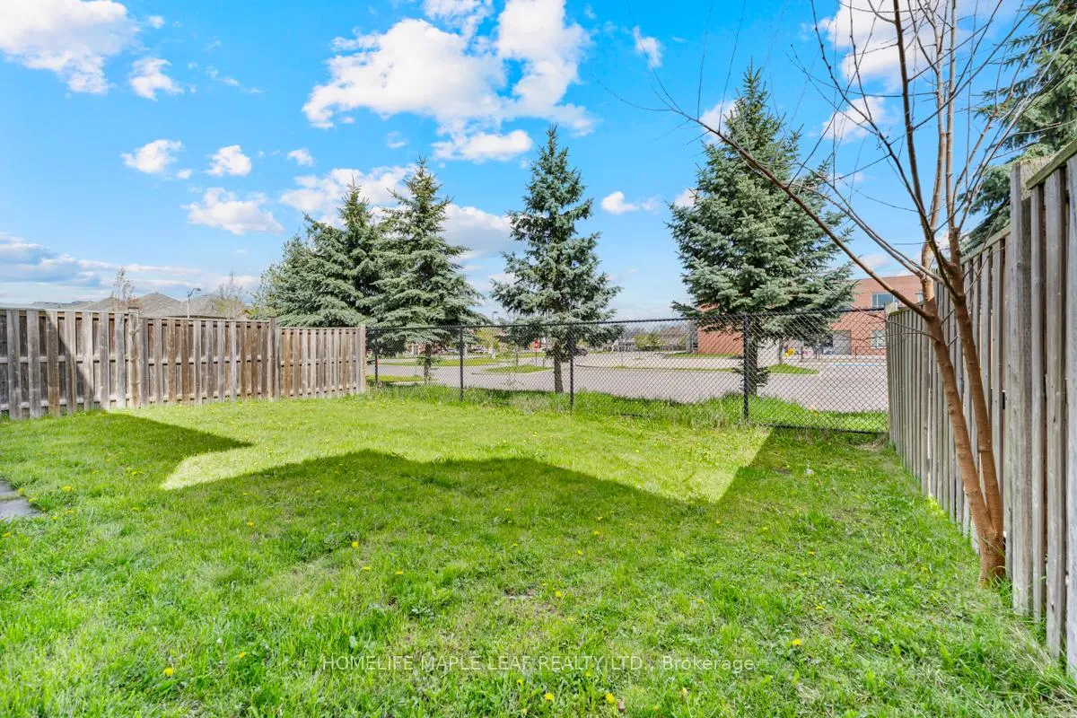 Photo 42 of 81 Abitibi Lake Drive, Brampton, Sandringham-Wellington — HOMEH