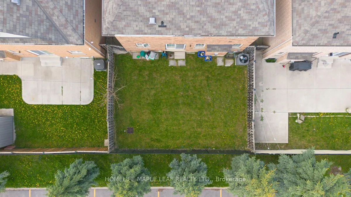 Photo 44 of 81 Abitibi Lake Drive, Brampton, Sandringham-Wellington — HOMEH
