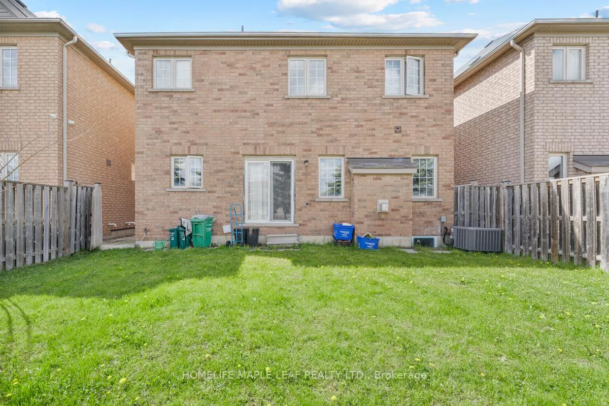 Photo 45 of 81 Abitibi Lake Drive, Brampton, Sandringham-Wellington — HOMEH