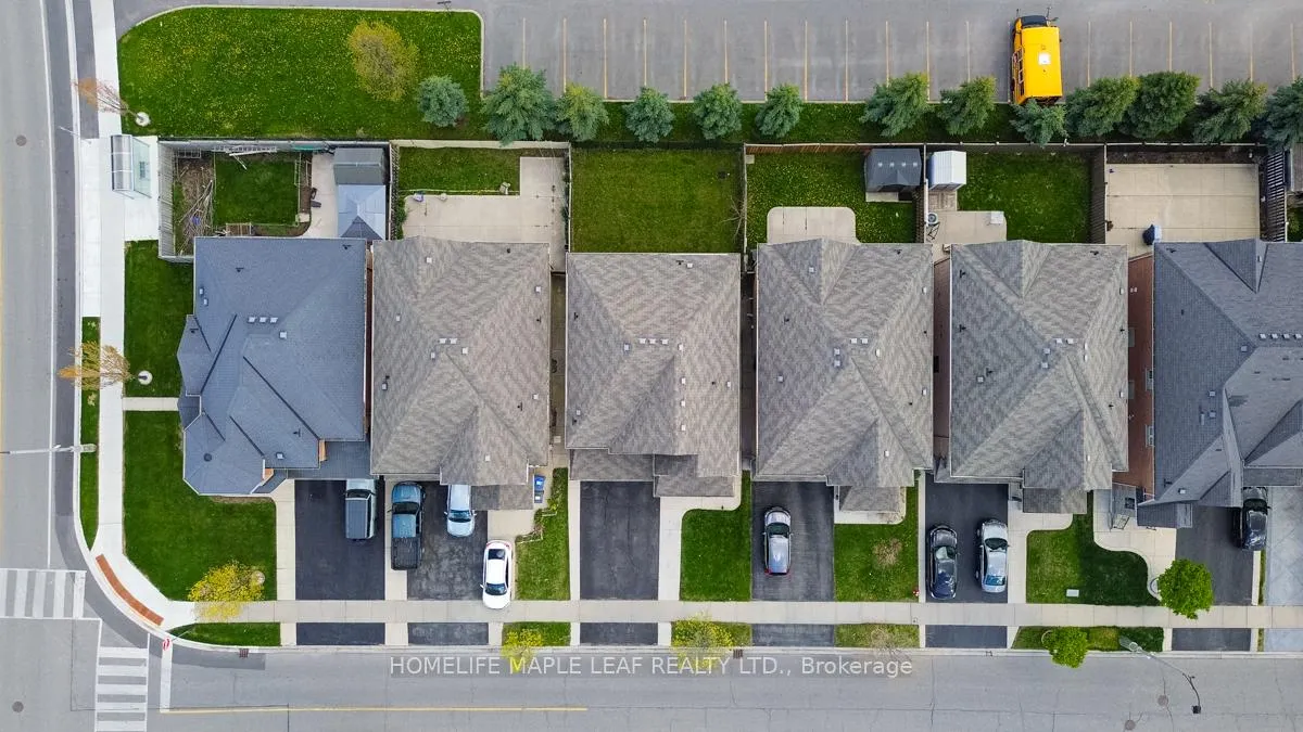 Photo 47 of 81 Abitibi Lake Drive, Brampton, Sandringham-Wellington — HOMEH