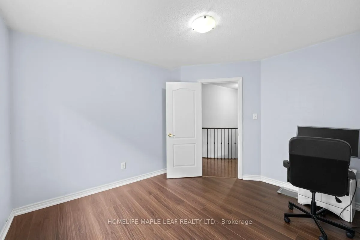Photo 33 of 81 Abitibi Lake Drive, Brampton, Sandringham-Wellington — HOMEH