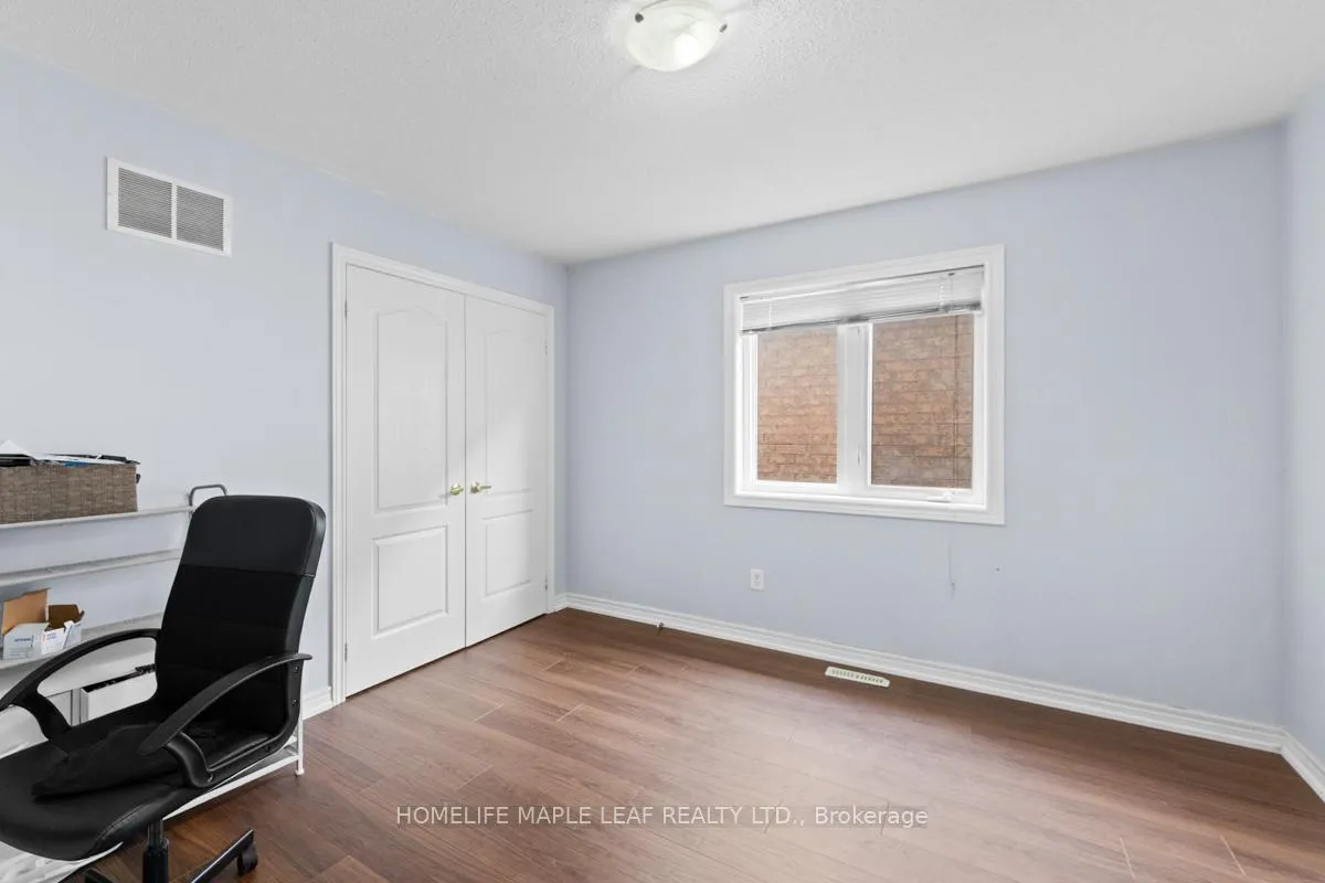 Photo 34 of 81 Abitibi Lake Drive, Brampton, Sandringham-Wellington — HOMEH