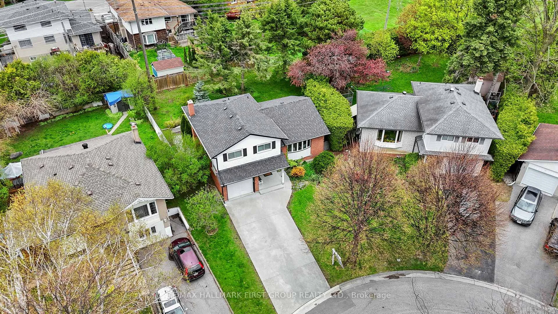 Photo 2 of 434 Hackney Court, Oshawa, Centennial — HOMEH