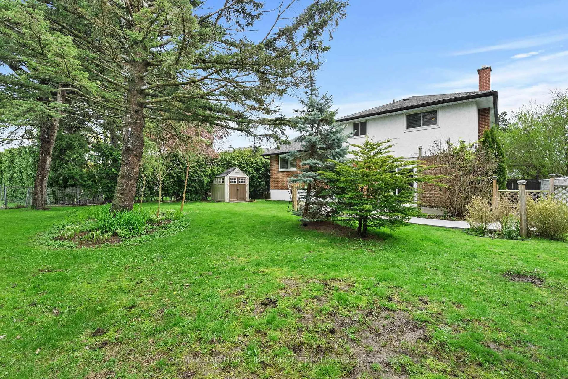 Photo 40 of 434 Hackney Court, Oshawa, Centennial — HOMEH