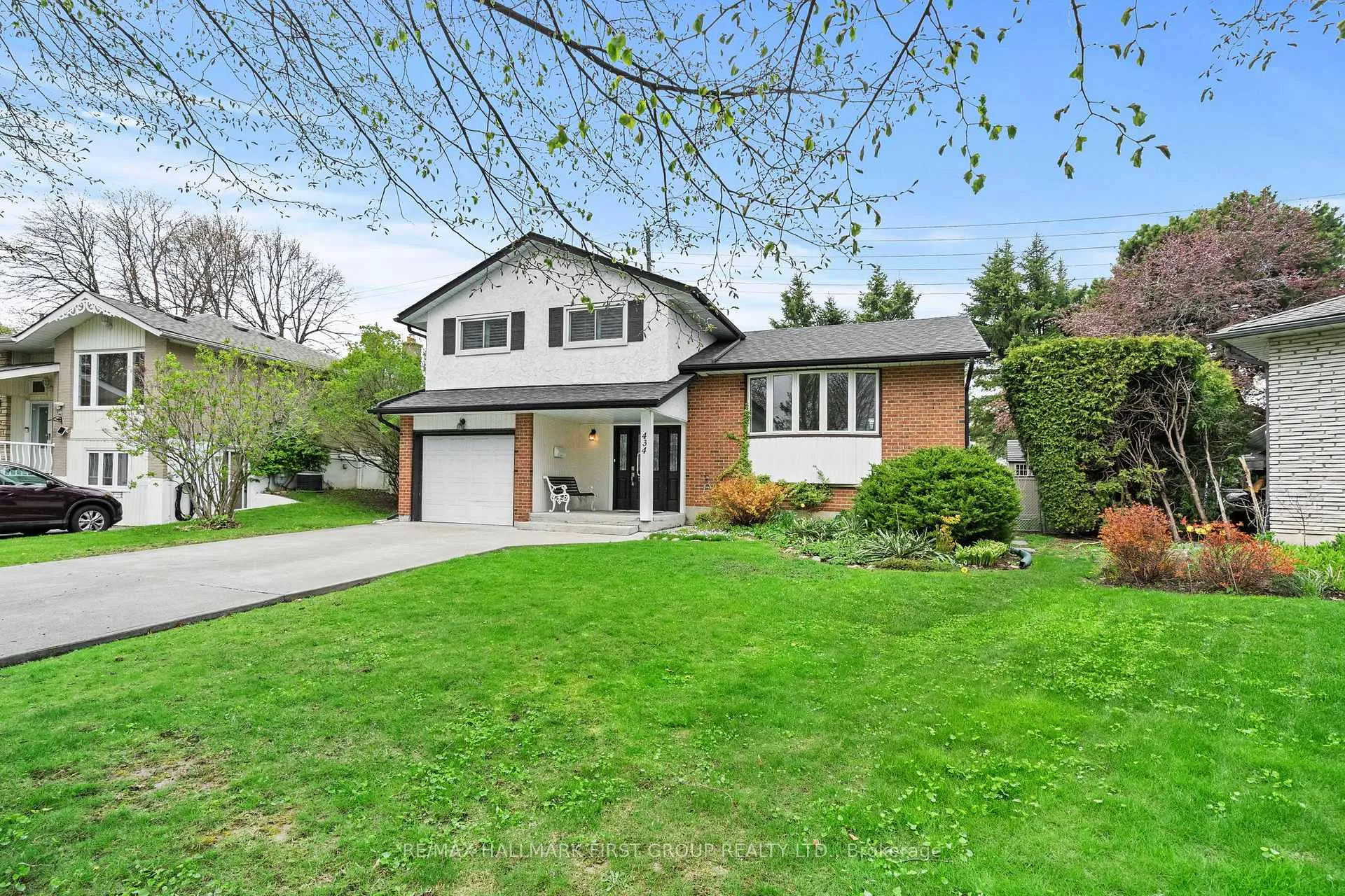 Photo 44 of 434 Hackney Court, Oshawa, Centennial — HOMEH
