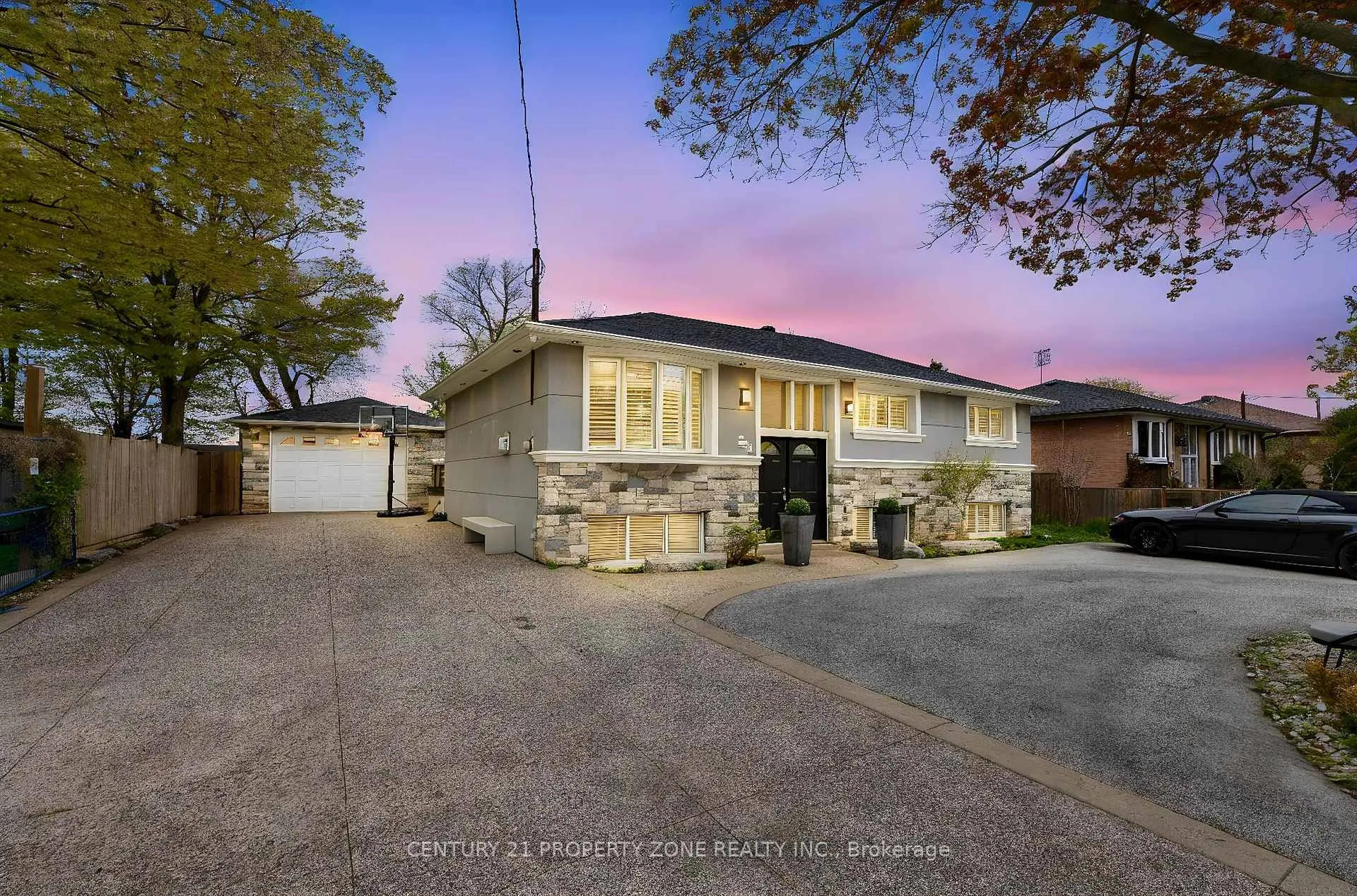 Front of 547 Pinegrove Road