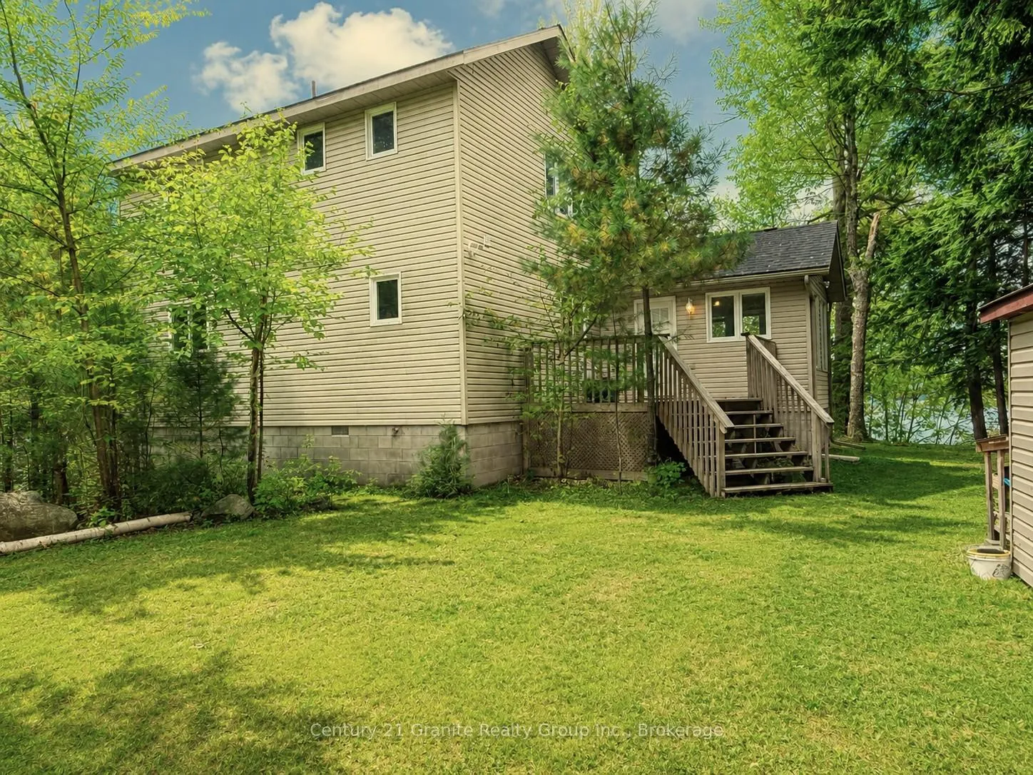 Front of 1773 Blue Heron Road