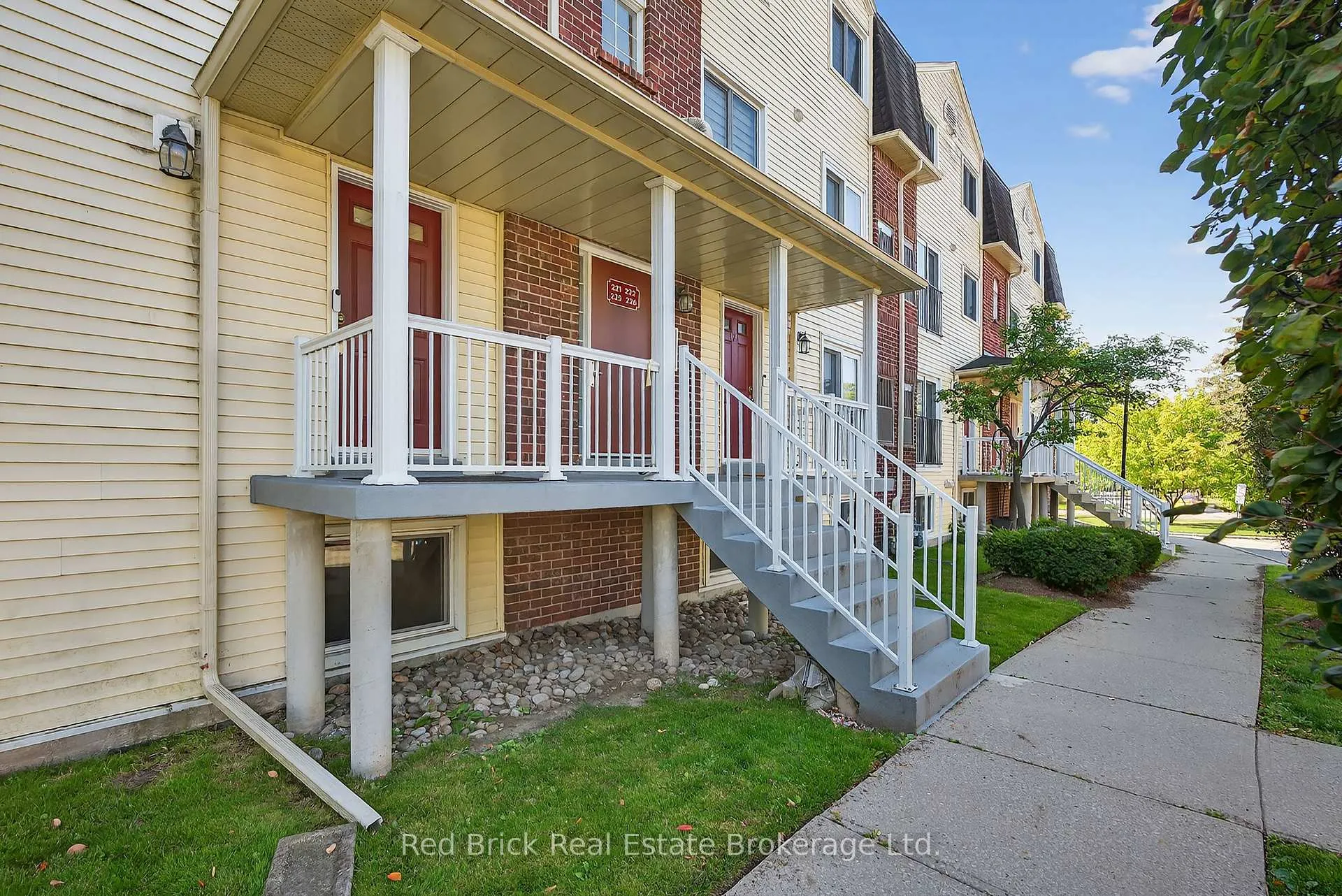 Photo 4 of Unit 221, 458 Janefield Avenue, Guelph, Dovercliffe Park/Old University — HOMEH