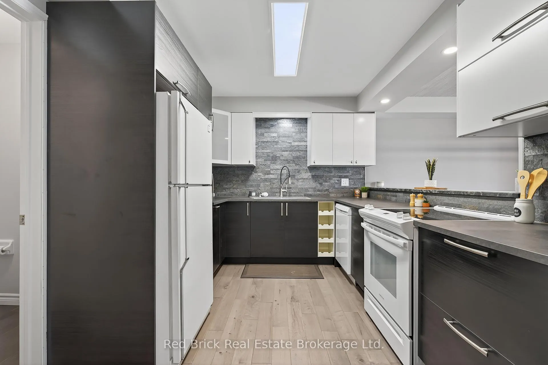 Photo 9 of Unit 221, 458 Janefield Avenue, Guelph, Dovercliffe Park/Old University — HOMEH