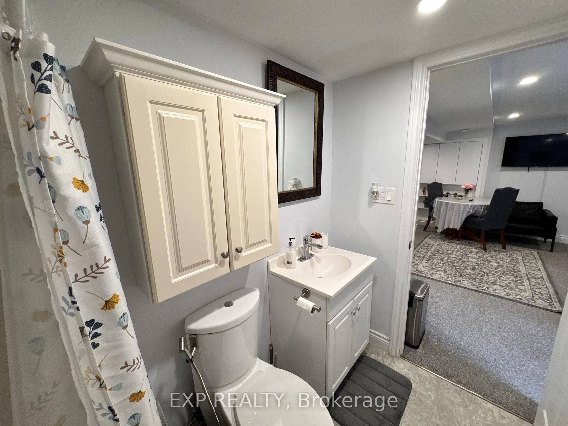 Photo 8 of 16 Haida Drive, Aurora, Aurora Heights — HOMEH
