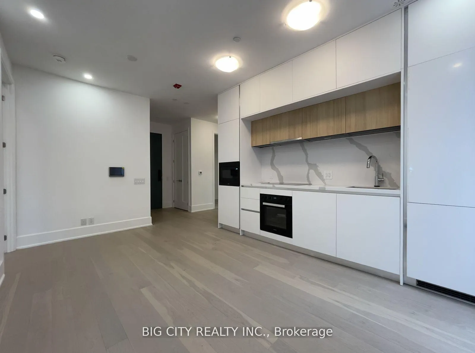 Photo 5 of Unit 102, 800 Broadview Avenue, Toronto, Playter Estates-Danforth — HOMEH