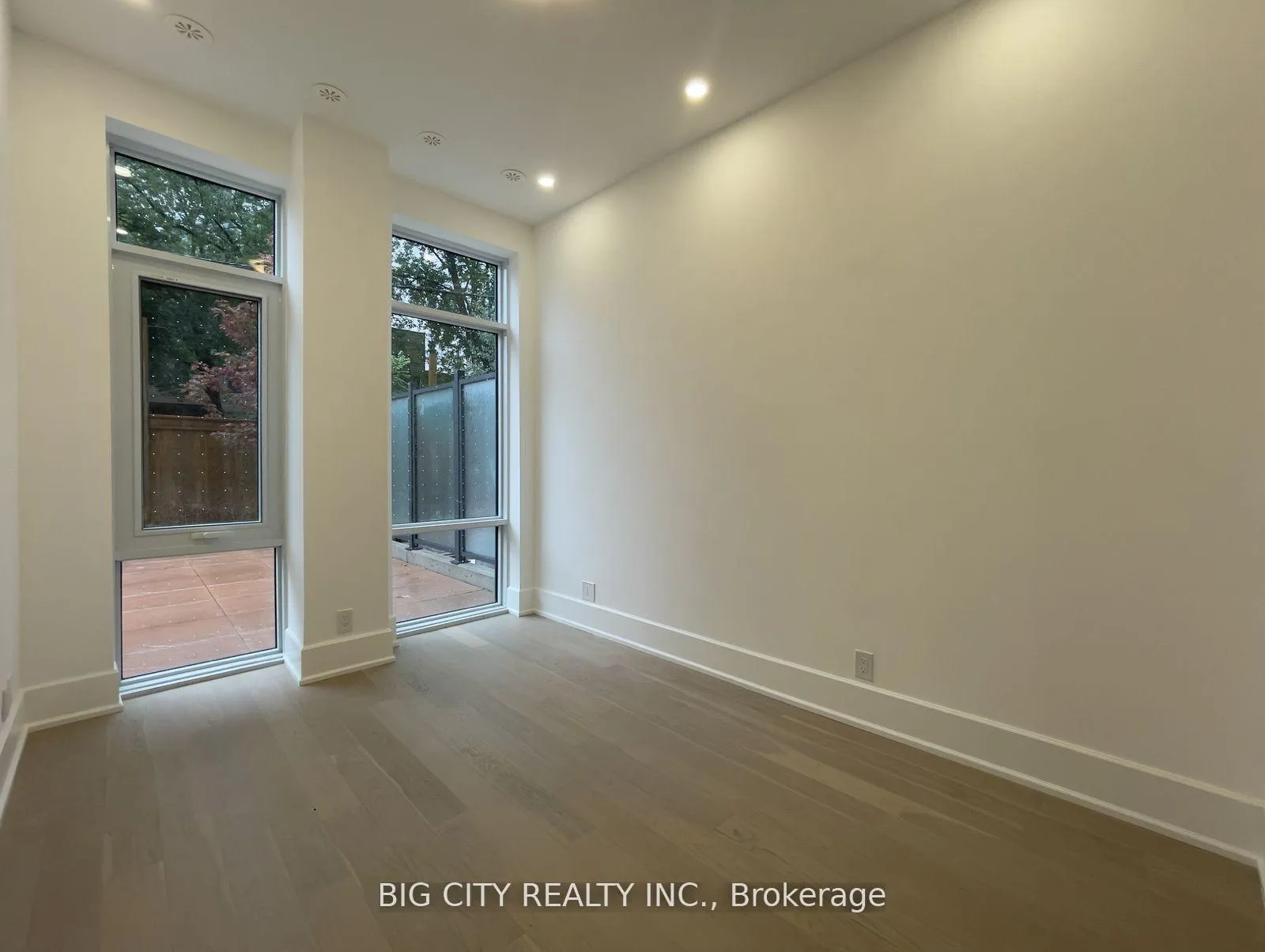 Photo 7 of Unit 102, 800 Broadview Avenue, Toronto, Playter Estates-Danforth — HOMEH