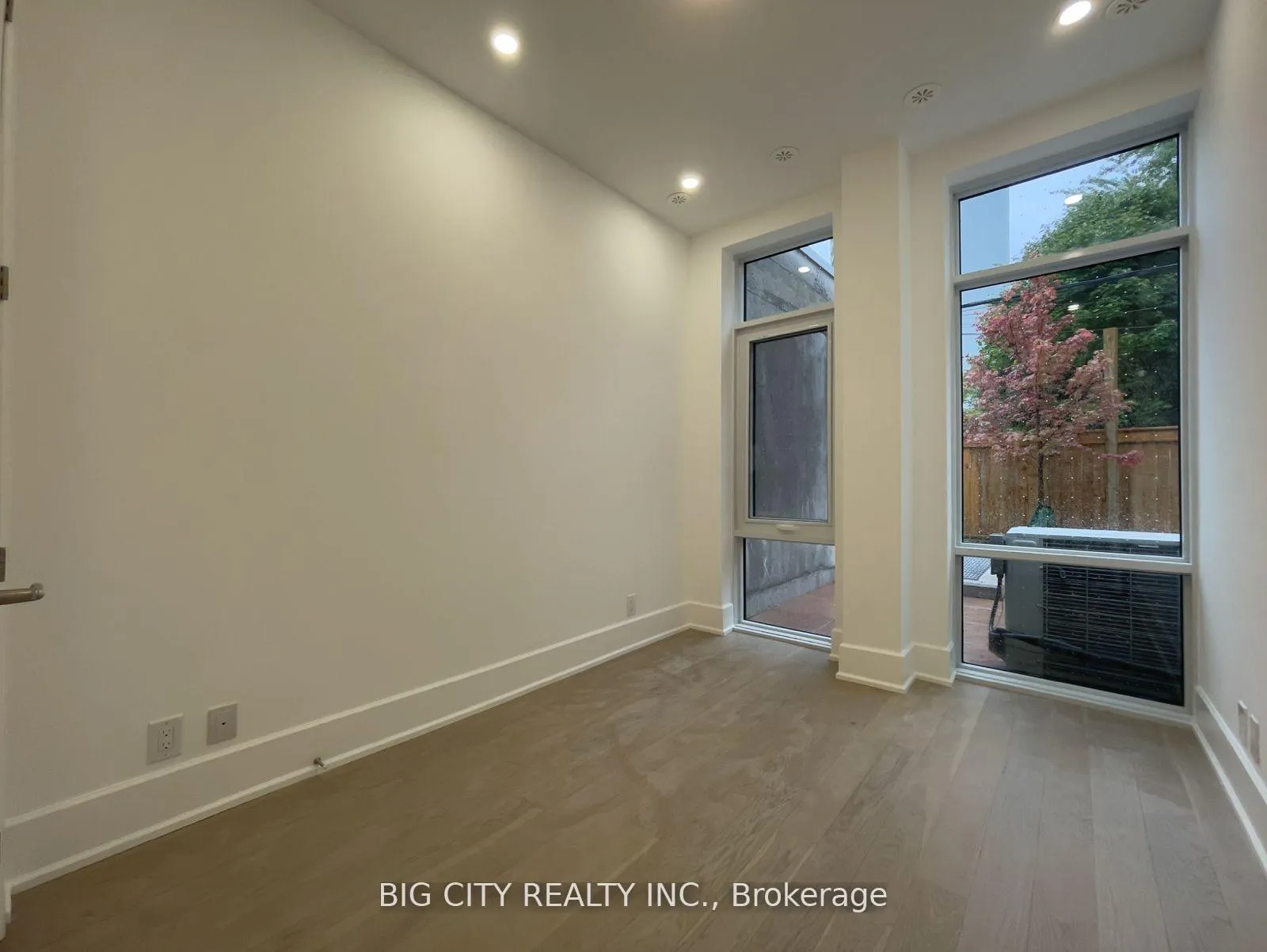 Photo 11 of Unit 102, 800 Broadview Avenue, Toronto, Playter Estates-Danforth — HOMEH