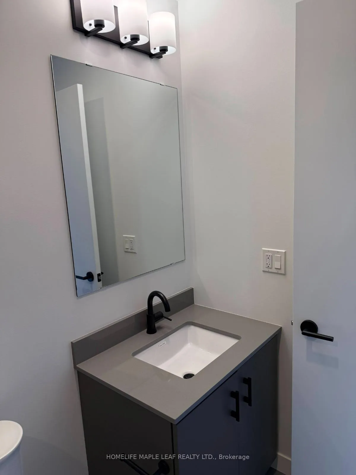 Photo 5 of Unit 1002, 4878 Power Common, Burlington, Alton — HOMEH