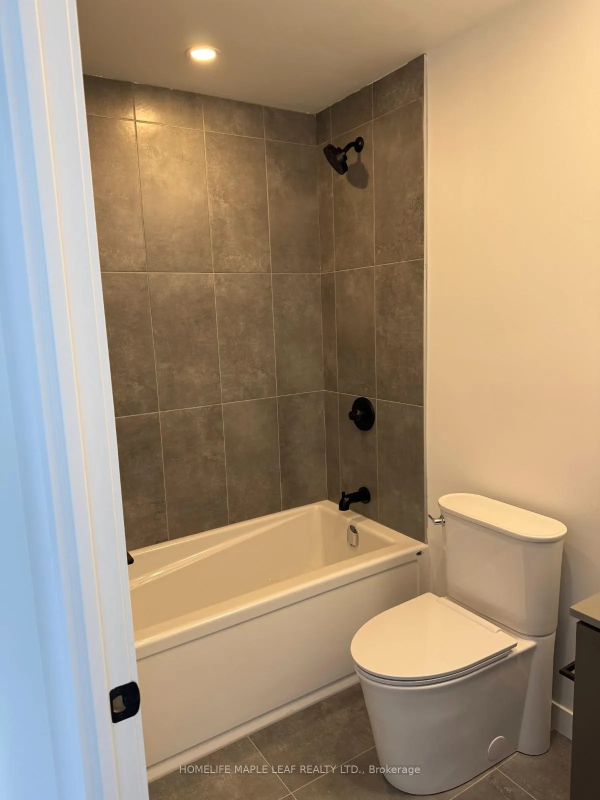 Photo 6 of Unit 1002, 4878 Power Common, Burlington, Alton — HOMEH