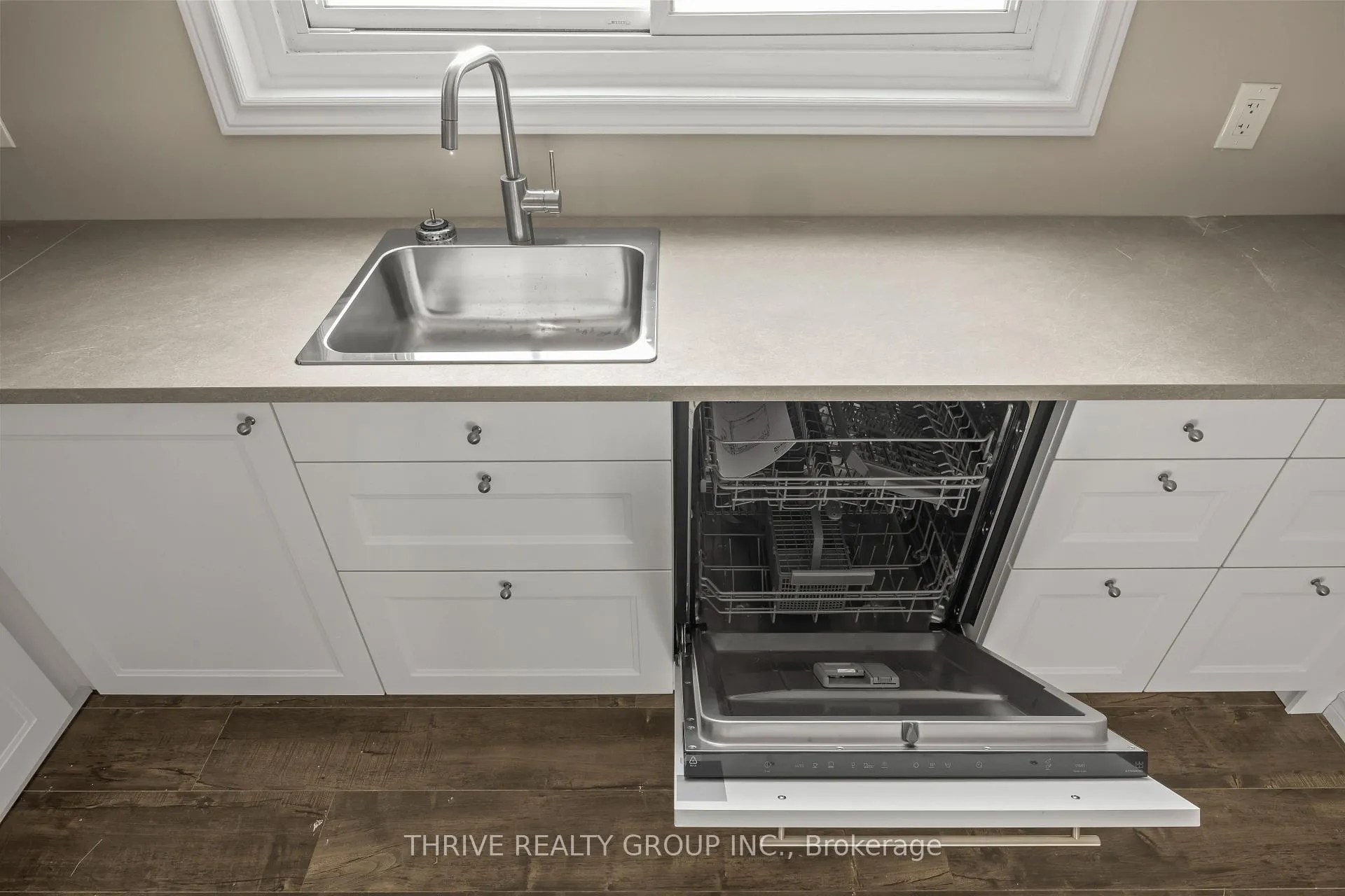 Photo 11 of Unit 2, 329 Thompson Road, London, South I — HOMEH