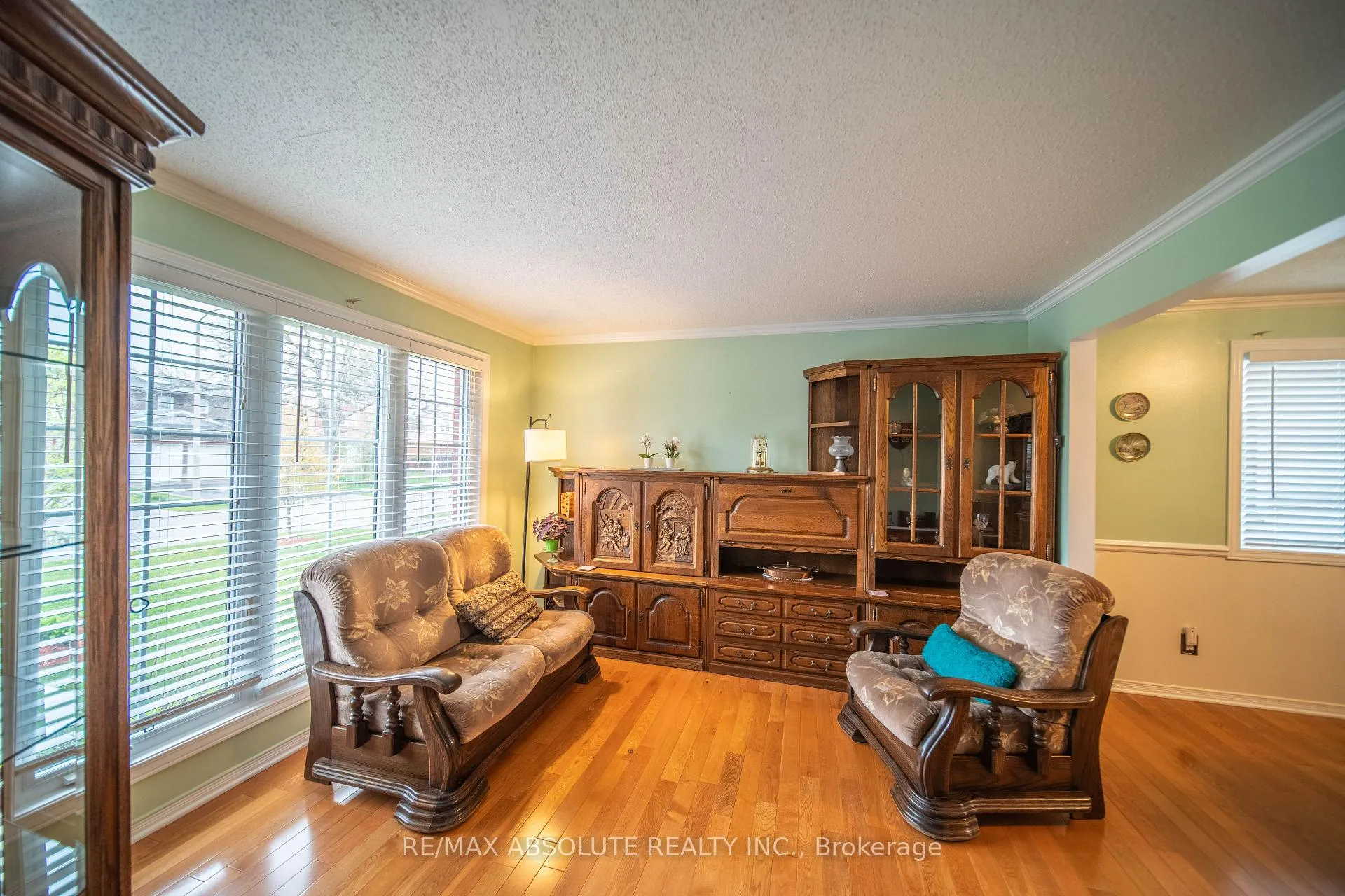 Photo 5 of 698 Thicket Way, Ottawa, Fallingbrook/Gardenway South — HOMEH