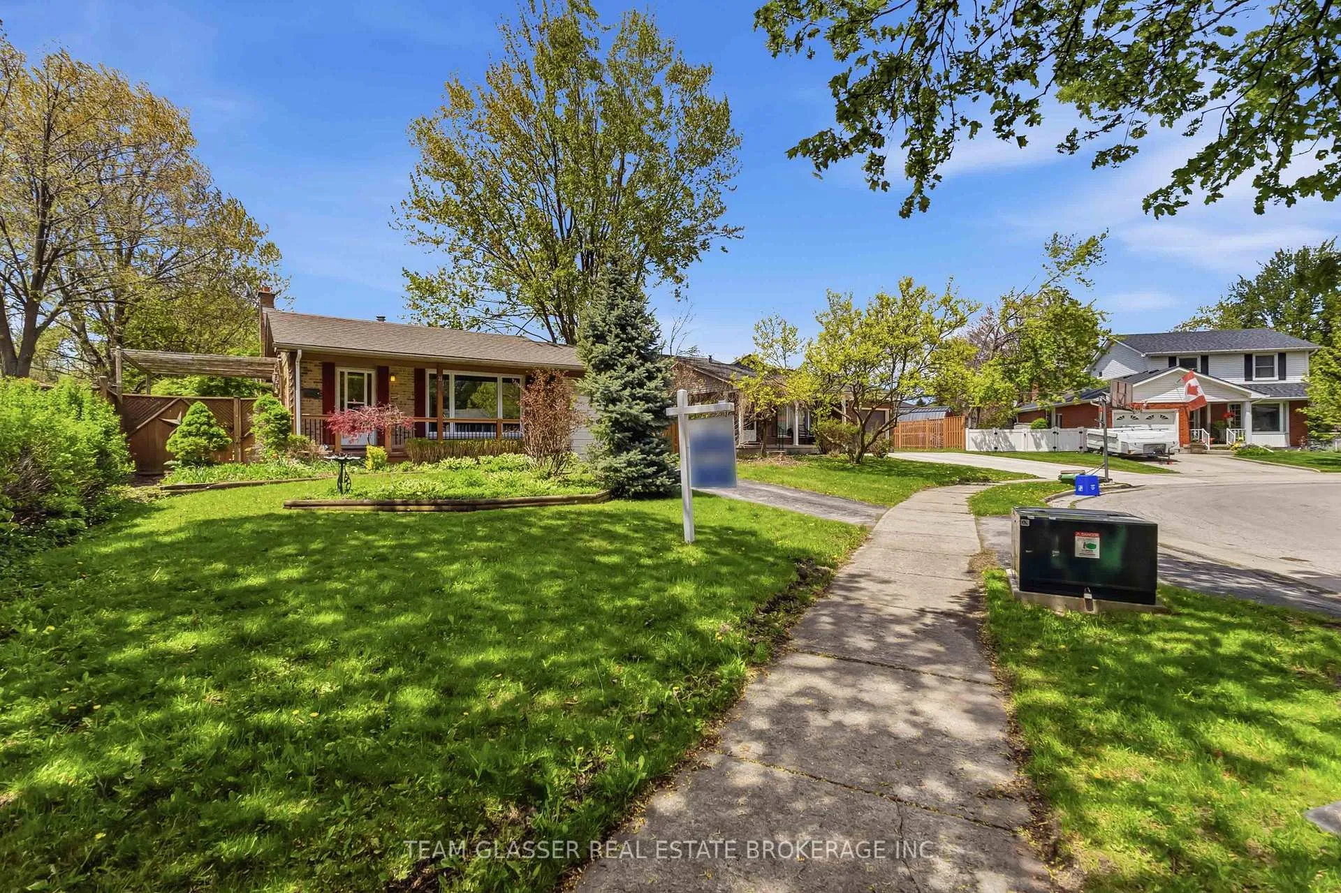 Photo 3 of 21 Goodman Drive, London, South T — HOMEH