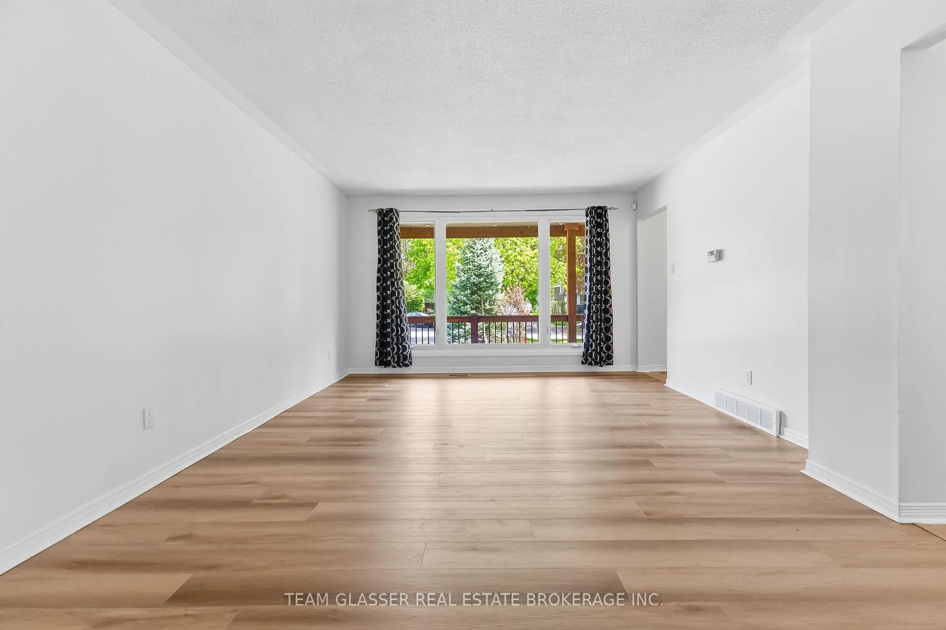 Photo 15 of 21 Goodman Drive, London, South T — HOMEH