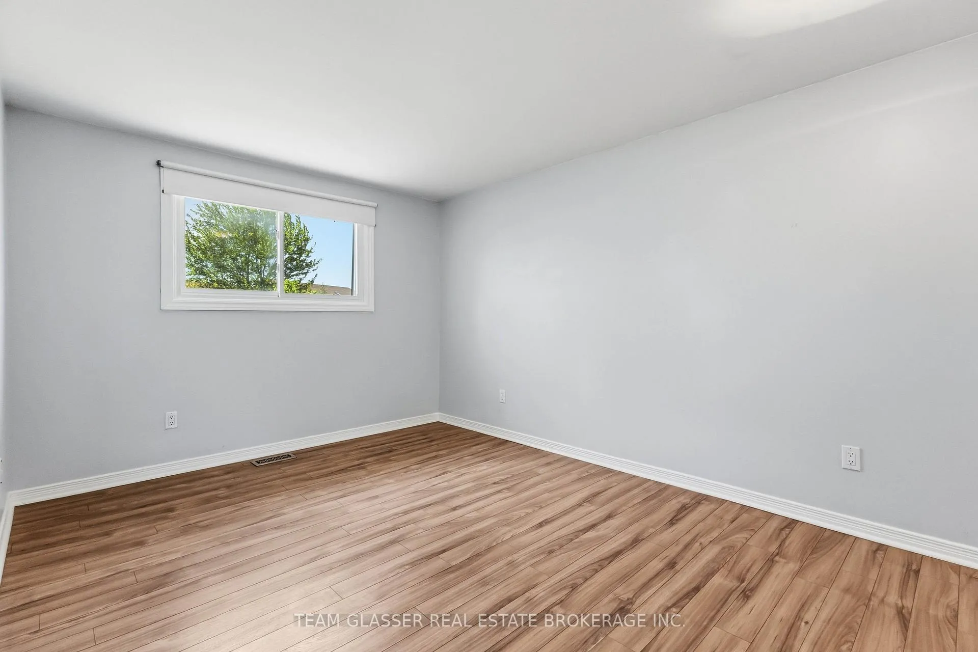 Photo 34 of 21 Goodman Drive, London, South T — HOMEH