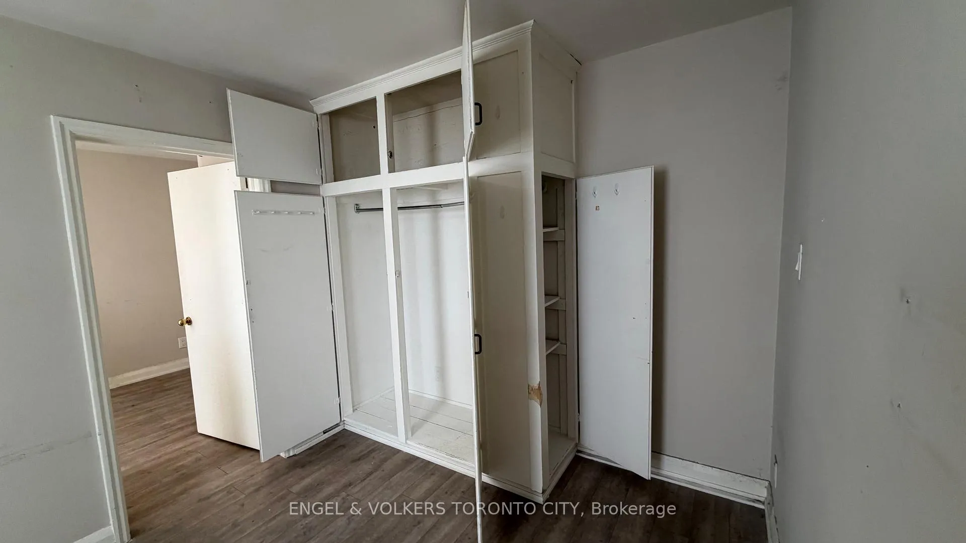 Photo 13 of Unit 2, 15191 Yonge Street, Aurora, Aurora Village — HOMEH