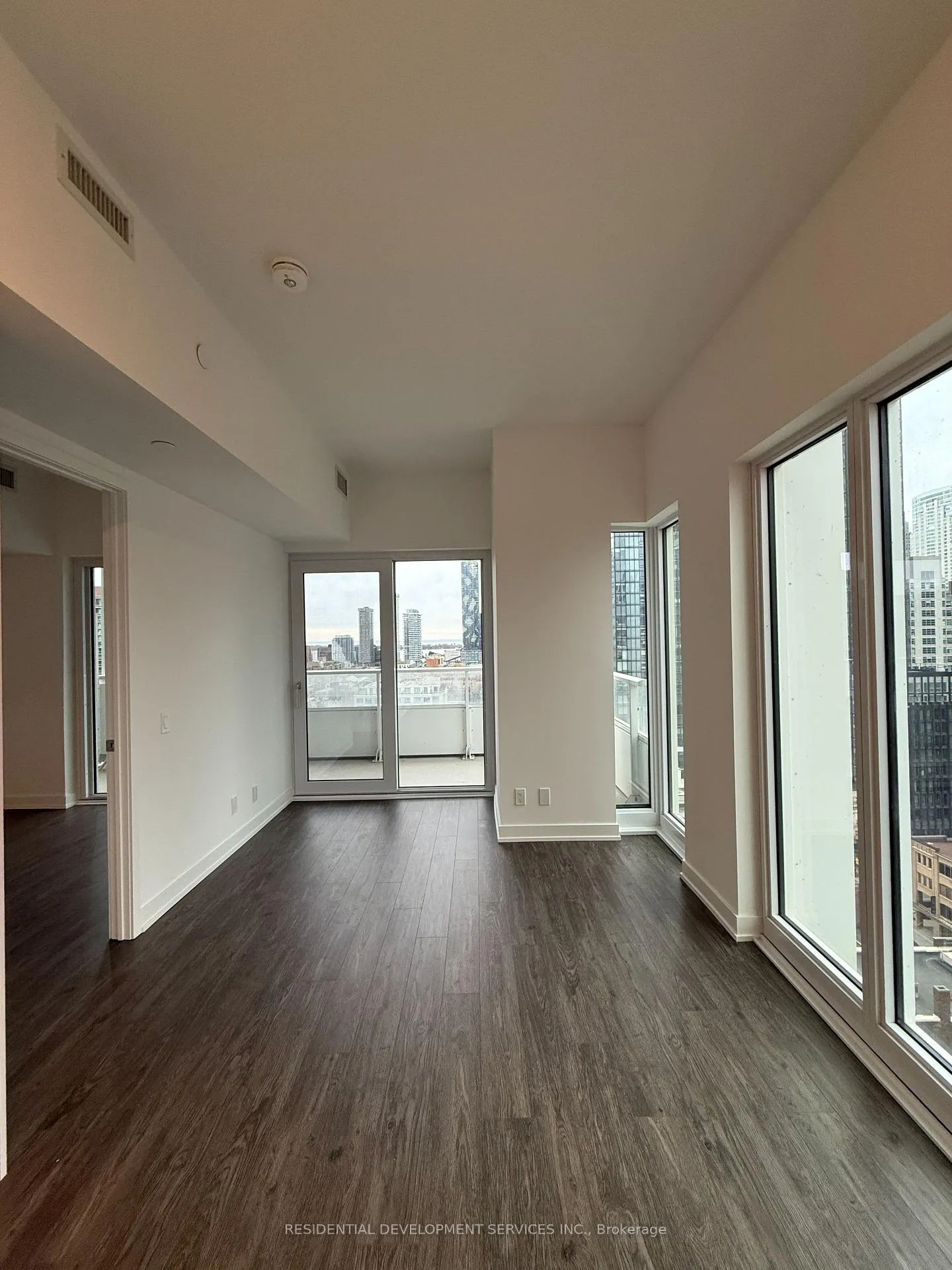 Photo 6 of Unit 1810, 88 Queen Street, Toronto, Church-Yonge Corridor — HOMEH