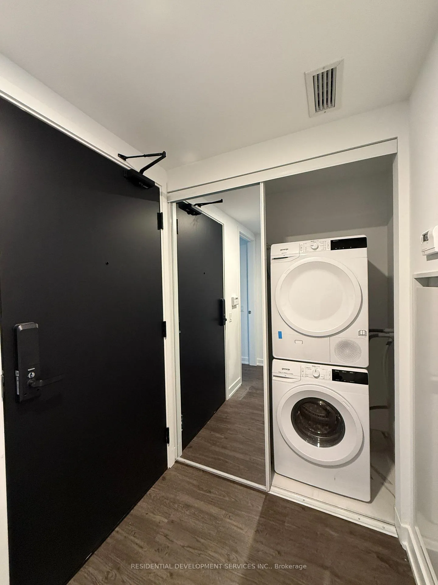 Photo 14 of Unit 1810, 88 Queen Street, Toronto, Church-Yonge Corridor — HOMEH