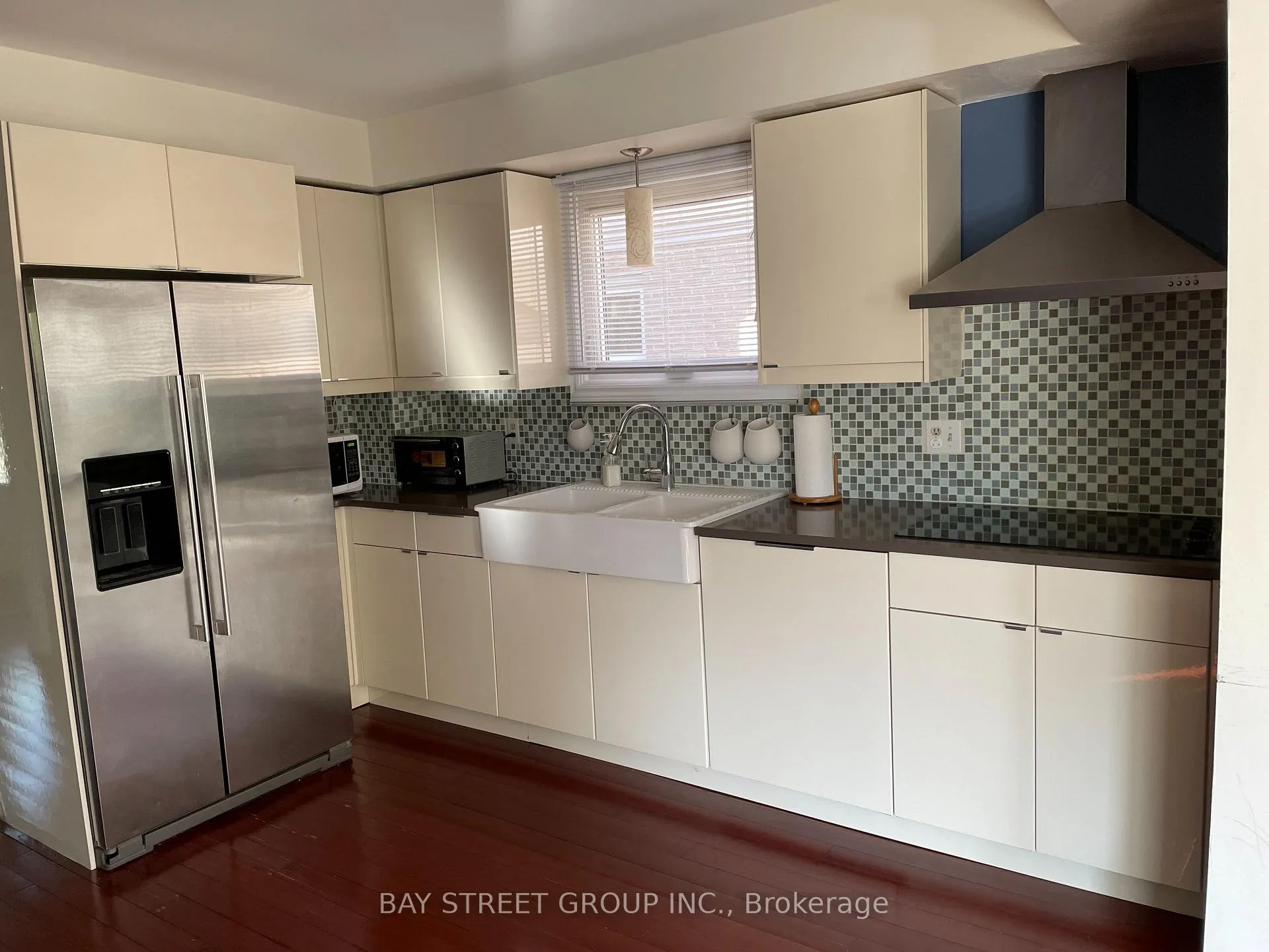 Photo 2 of 1072 Stephenson Drive, Burlington, Brant — HOMEH