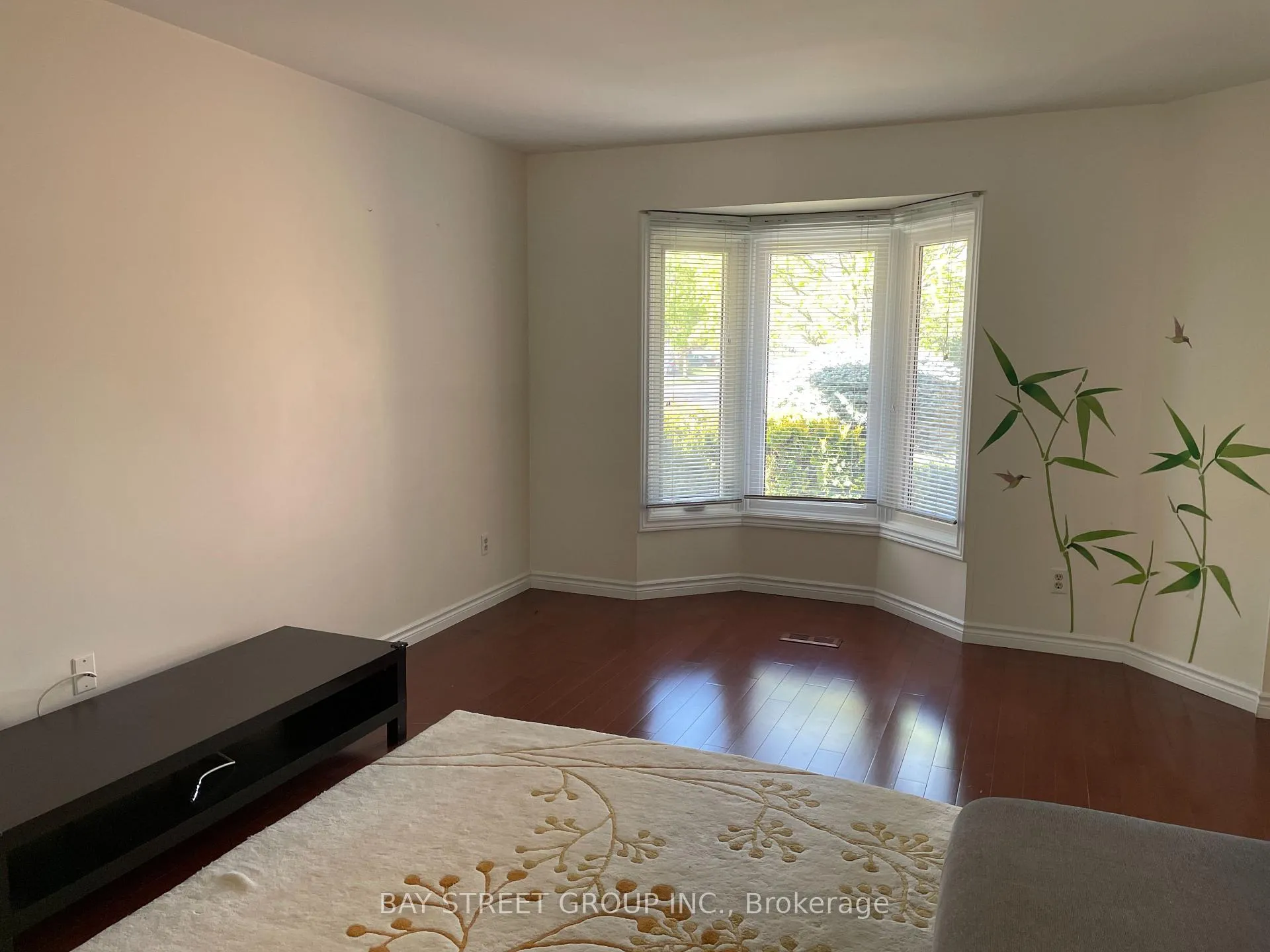 Photo 5 of 1072 Stephenson Drive, Burlington, Brant — HOMEH