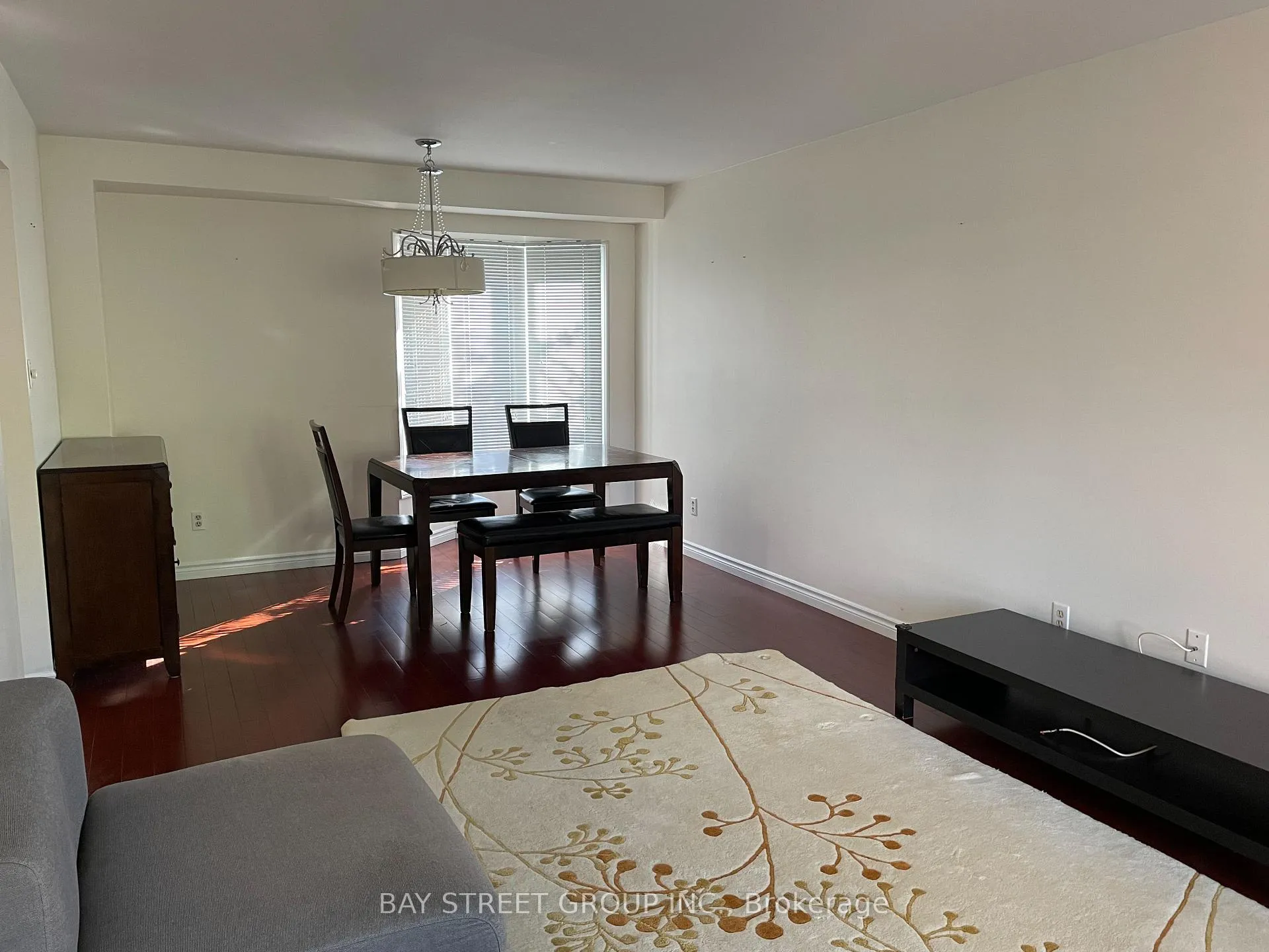 Photo 7 of 1072 Stephenson Drive, Burlington, Brant — HOMEH