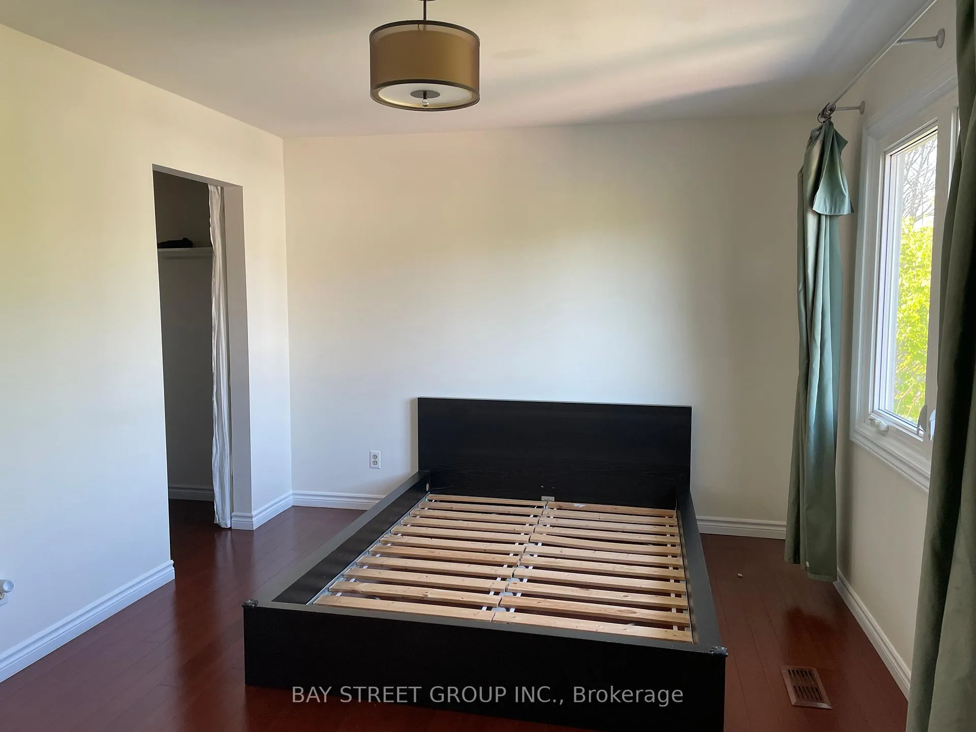 Photo 10 of 1072 Stephenson Drive, Burlington, Brant — HOMEH