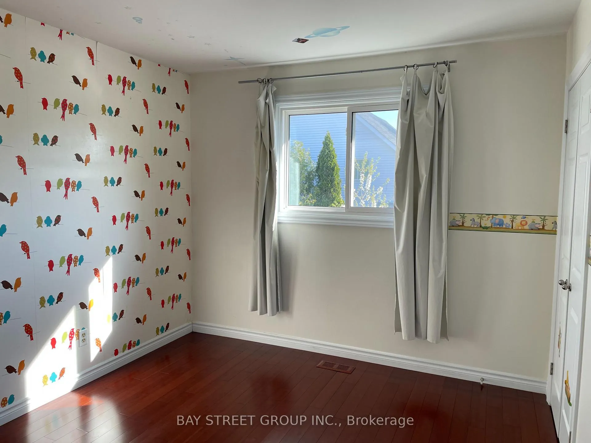 Photo 12 of 1072 Stephenson Drive, Burlington, Brant — HOMEH