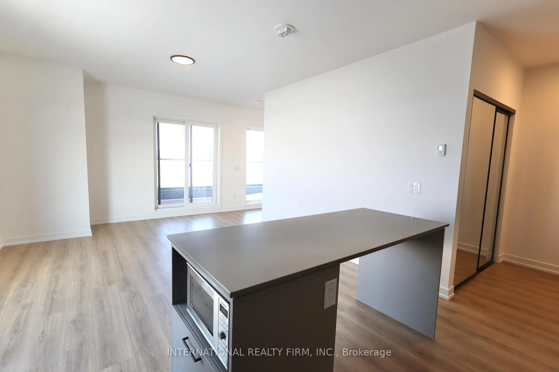 Photo 7 of Unit B-020, 20 Lagerfeld Drive, Brampton, Northwest Brampton — HOMEH