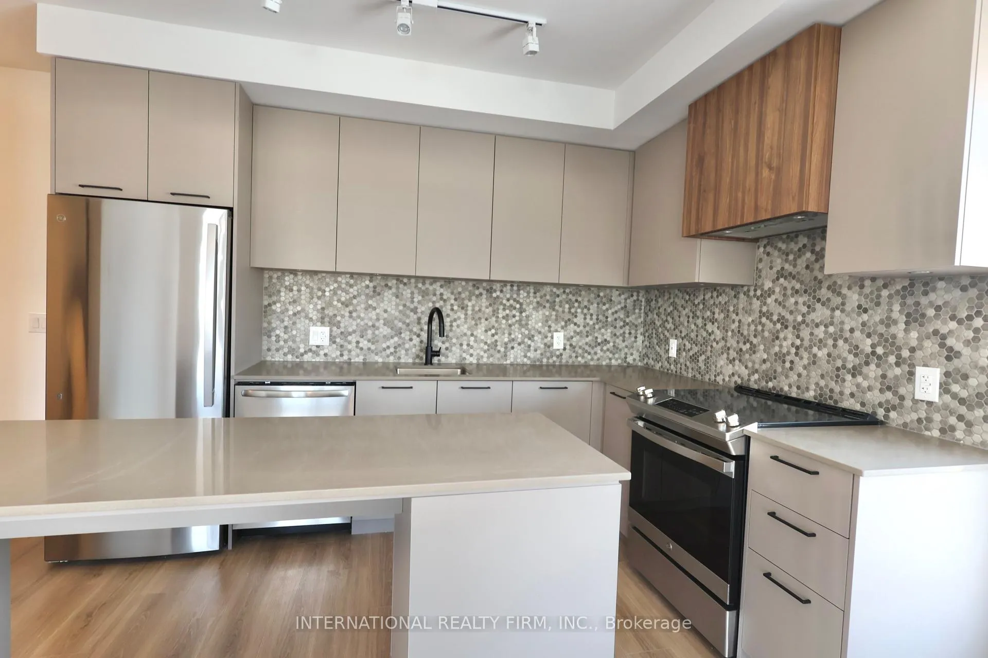 Photo 8 of Unit B-020, 20 Lagerfeld Drive, Brampton, Northwest Brampton — HOMEH