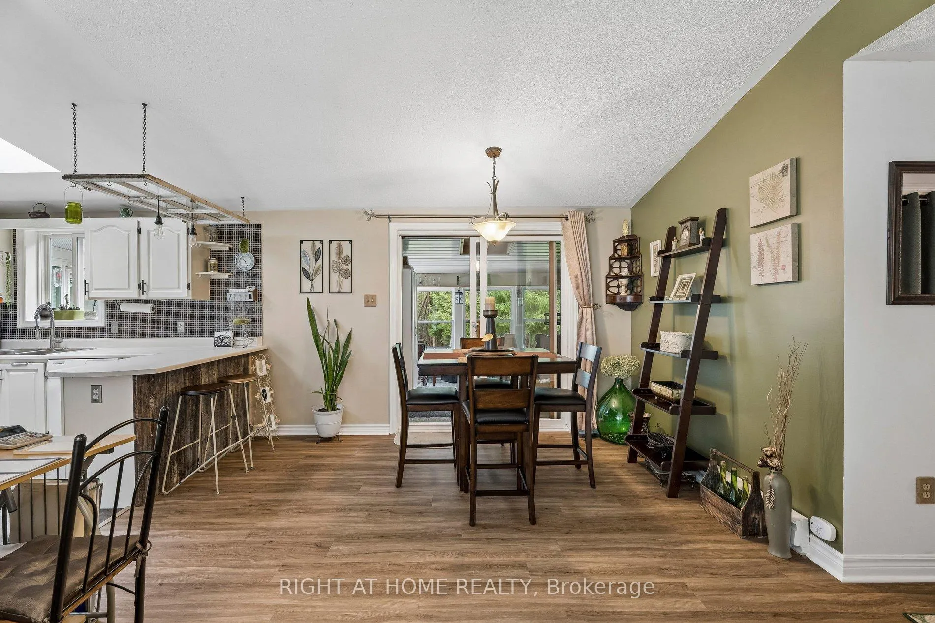 Photo 15 of 1 Allen Drive S, Wasaga Beach — HOMEH