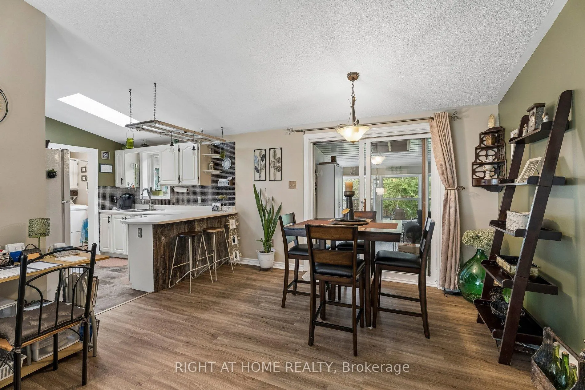 Photo 16 of 1 Allen Drive S, Wasaga Beach — HOMEH
