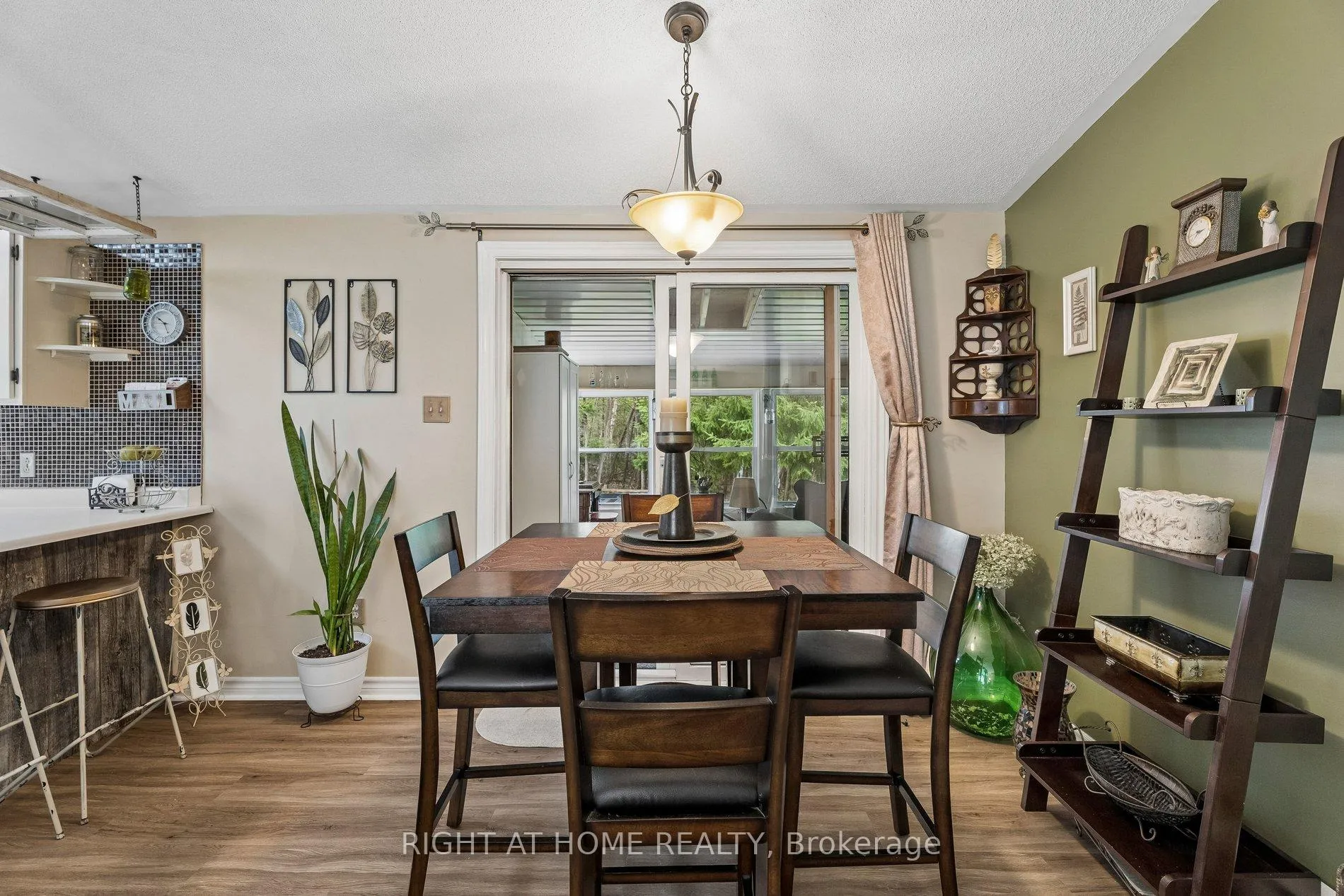 Photo 17 of 1 Allen Drive S, Wasaga Beach — HOMEH