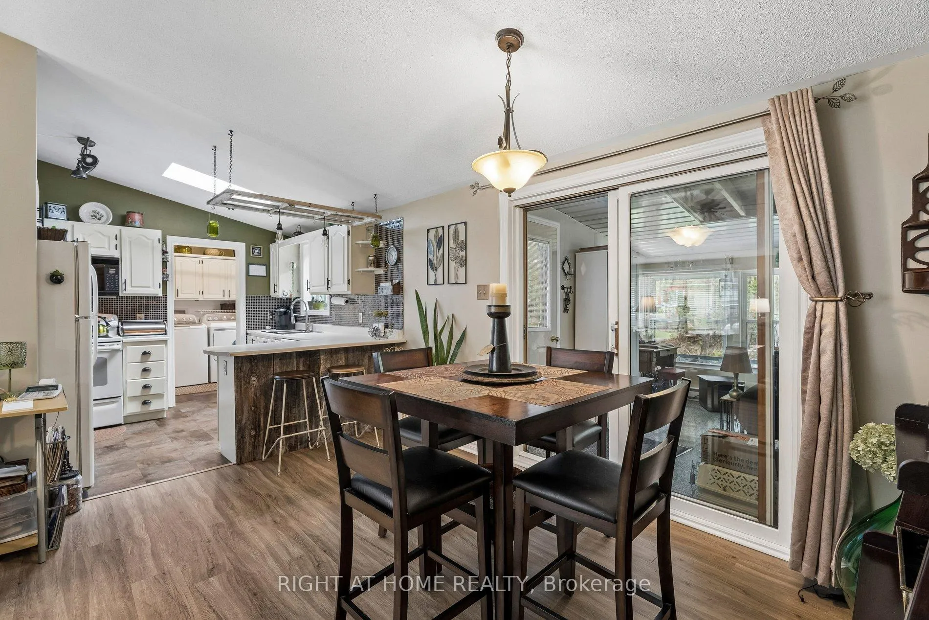 Photo 18 of 1 Allen Drive S, Wasaga Beach — HOMEH