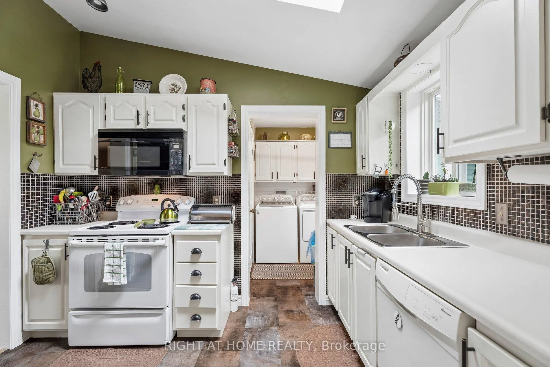 Photo 23 of 1 Allen Drive S, Wasaga Beach — HOMEH